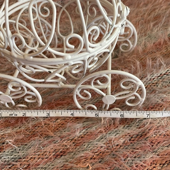 Cinderella White Metal Carriage - Picture 6 of 7